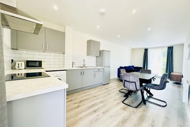 2 bed flat, 31 Gregory Street, Lenton, Nottingham, NG72NL - Image 1